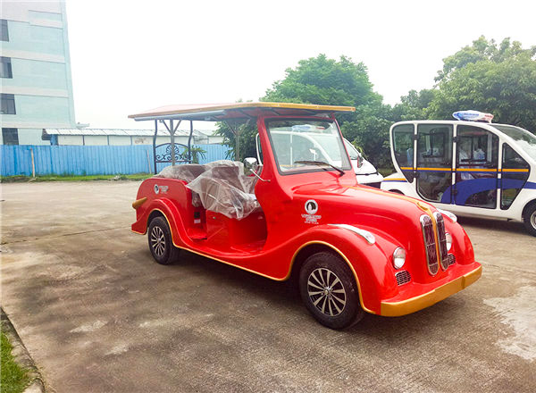 重慶恒大城交車現場--6座寶馬款電動老爺車